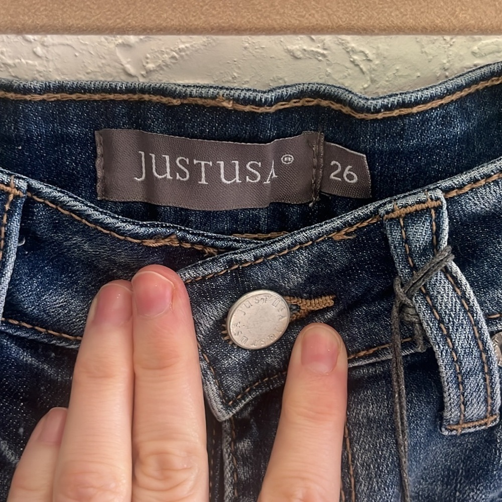 NWT Just USA Light Denim Cuffed Mid-Rise Shorts | Size 26 - Picture 2 of 5